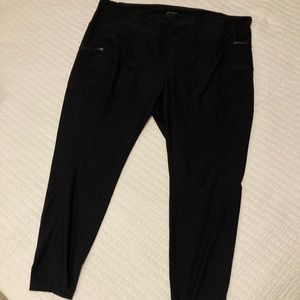 Eddie Bauer Pants with pockets